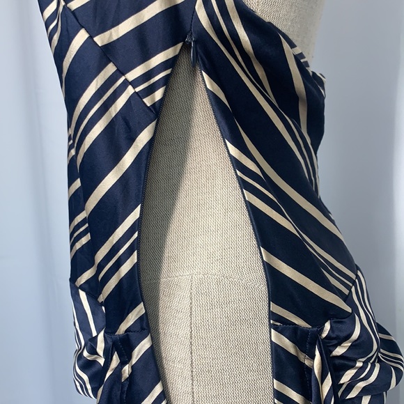 🌟5/$25 Banana Republic Silk Halter Neck Blouse - Navy Blue/Gold Chevron, Sz Med - Picture 7 of 11